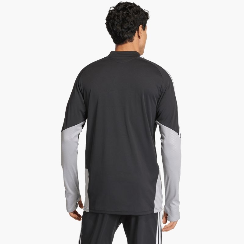 nanito_source_url:https://b2bsportswholesale.net/public/storage/productimages/9a/b5/22/74/2001028/image/xlarge_clean.jpg