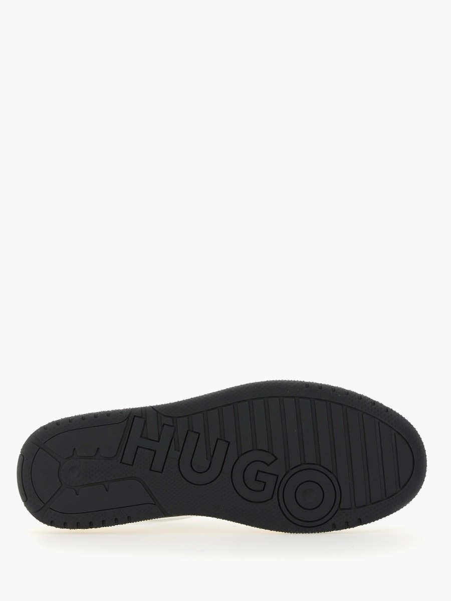 nanito_source_url:https://nokinstyle.com/2382809/leather-sneaker.jpg