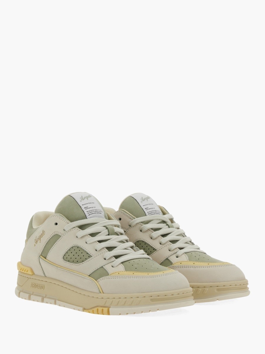 nanito_source_url:https://nokinstyle.com/2364341/sneaker-area-lo.jpg