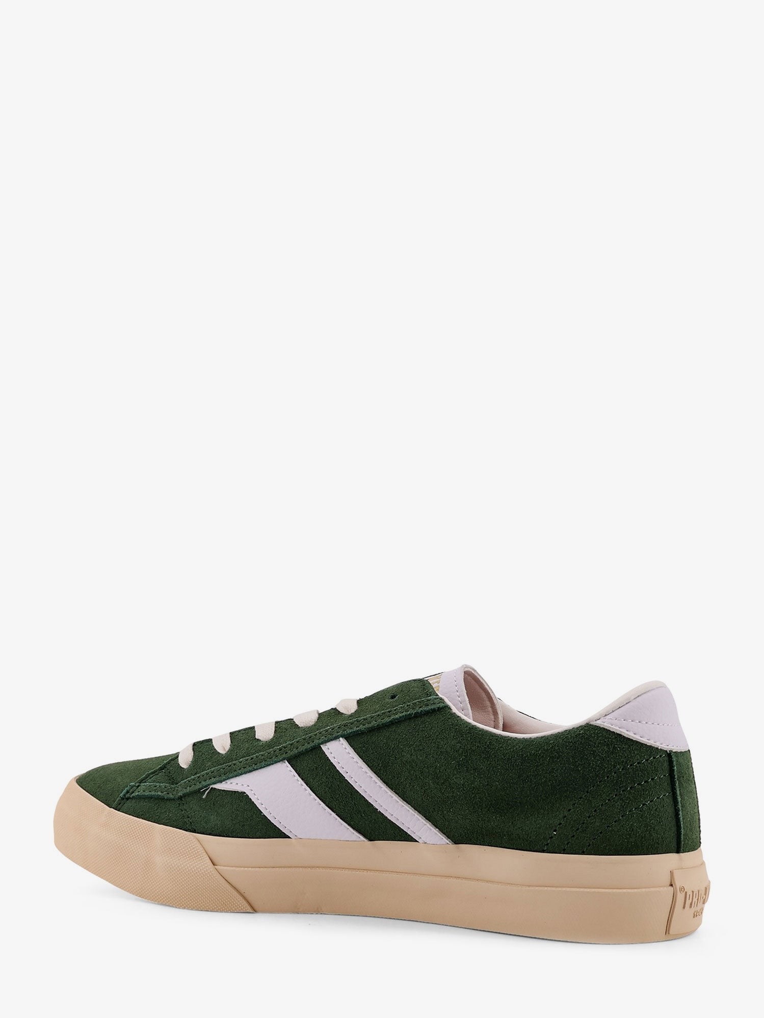 nanito_source_url:https://nokinstyle.com/2402794/royal-classic-suede-sneakers.jpg