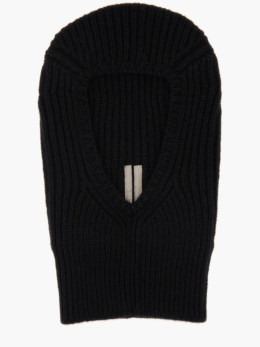 nanito_source_url:https://nokinstyle.com/2369991/knitted-balaclava.jpg