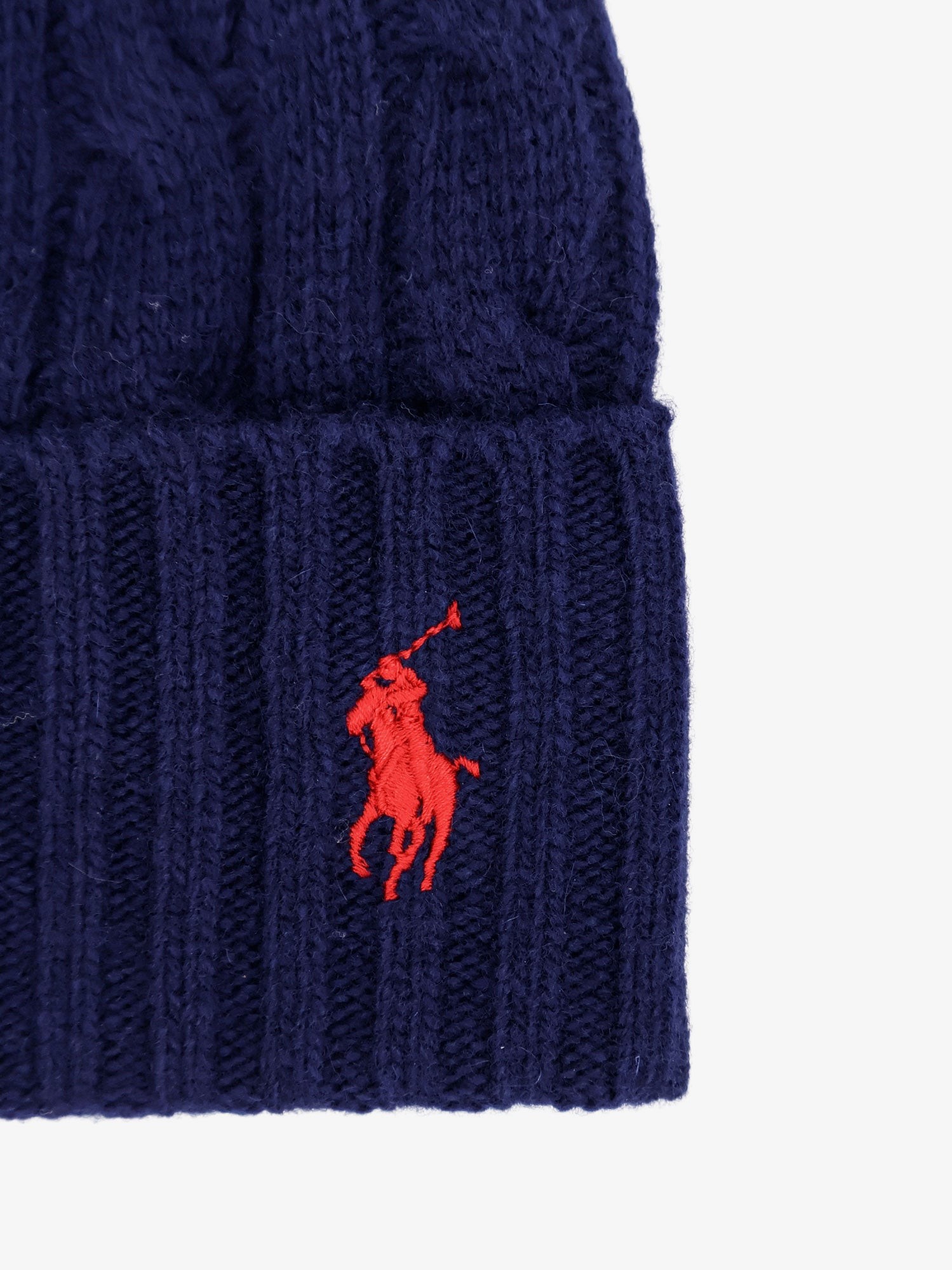 nanito_source_url:https://nokinstyle.com/2437901/wool-blend-cable-knit-beanie-hat.jpg
