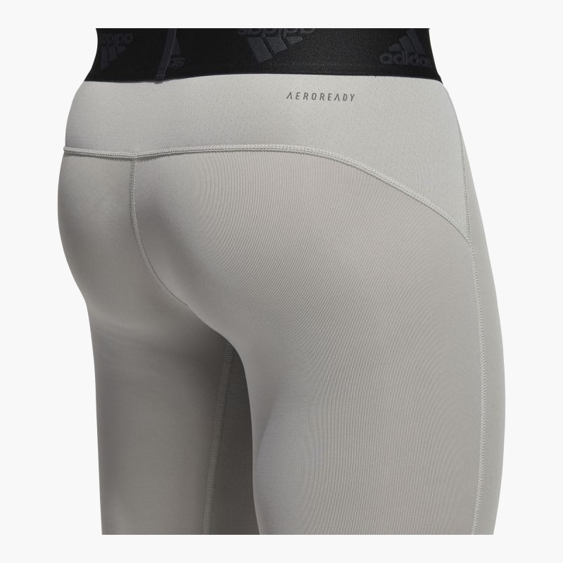 nanito_source_url:https://b2bsportswholesale.net/public/storage/productimages/14/b9/ac/4f/796845/image/xlarge_clean.jpg