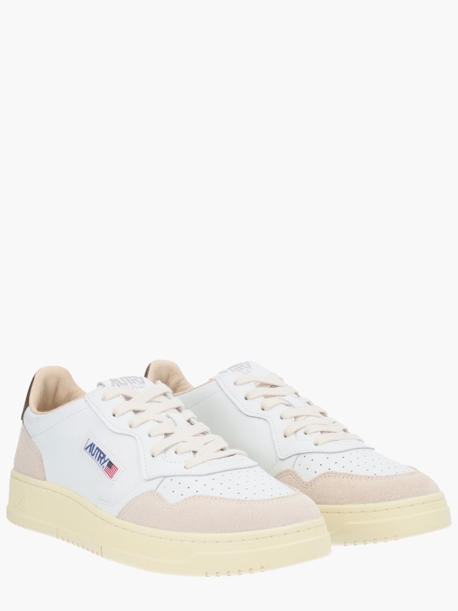 nanito_source_url:https://nokinstyle.com/2339069/medalist-low-sneaker.jpg