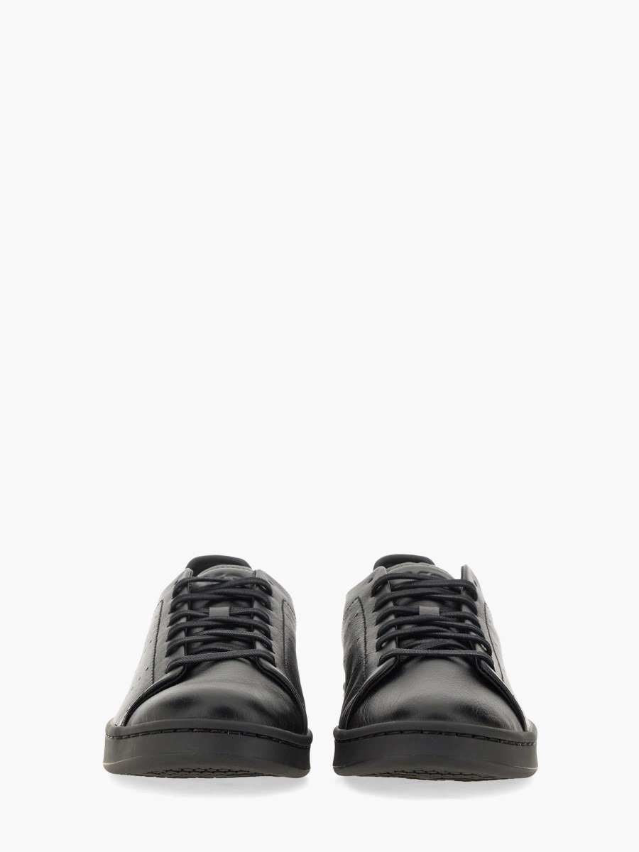 nanito_source_url:https://nokinstyle.com/2362302/y-3-stan-smith-sneaker.jpg