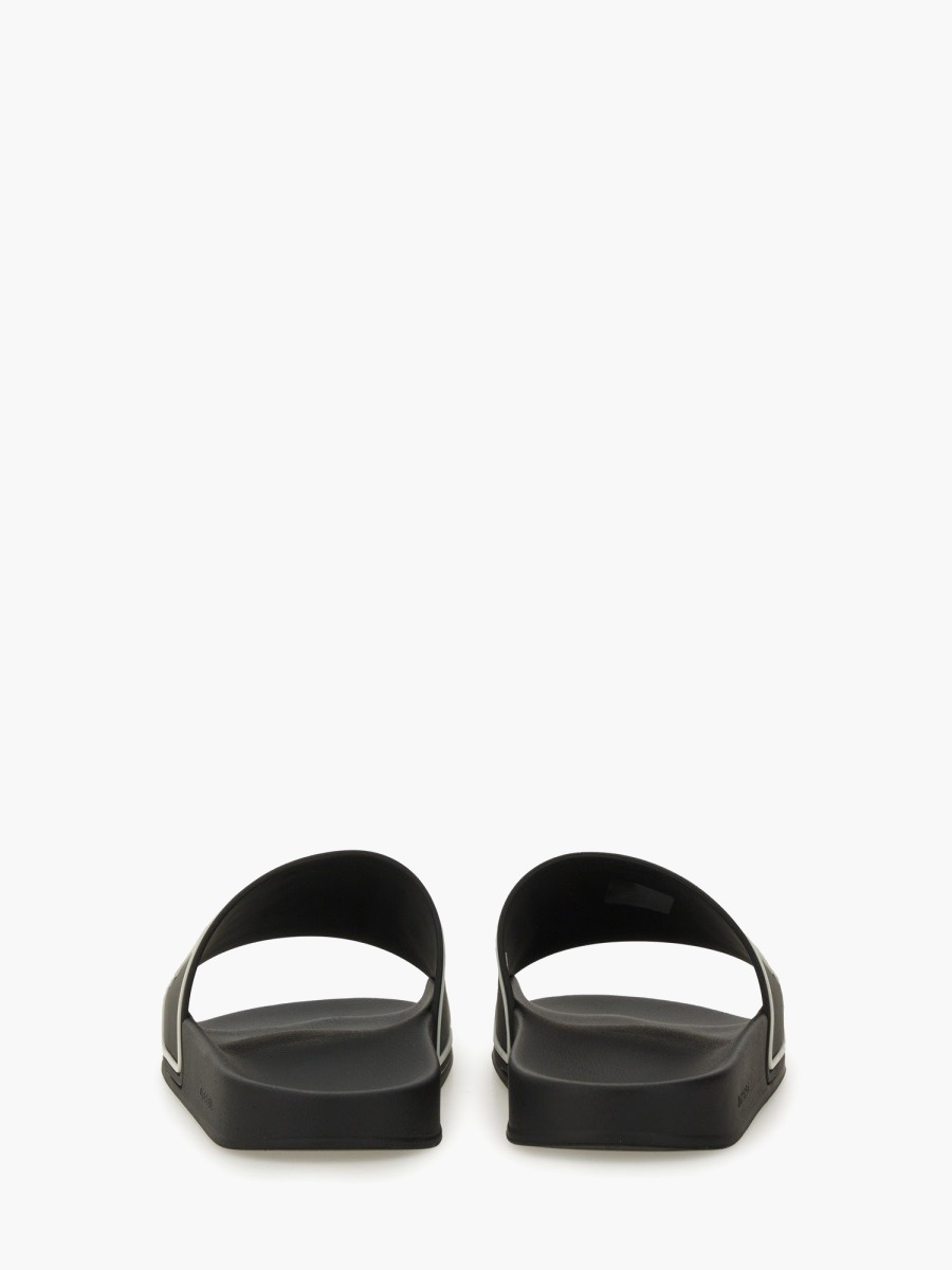nanito_source_url:https://nokinstyle.com/2334617/slide-sandal-mayemi.jpg