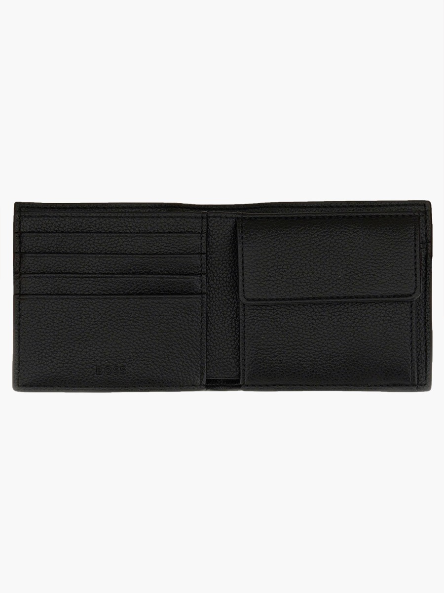 nanito_source_url:https://nokinstyle.com/2342551/bi-fold-wallet.jpg