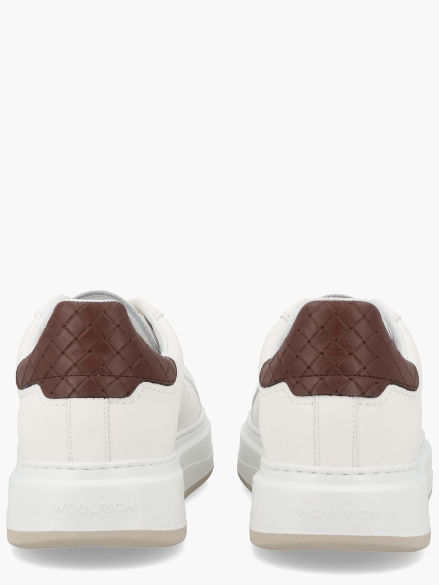 nanito_source_url:https://nokinstyle.com/2422547/sneaker-arrow.jpg