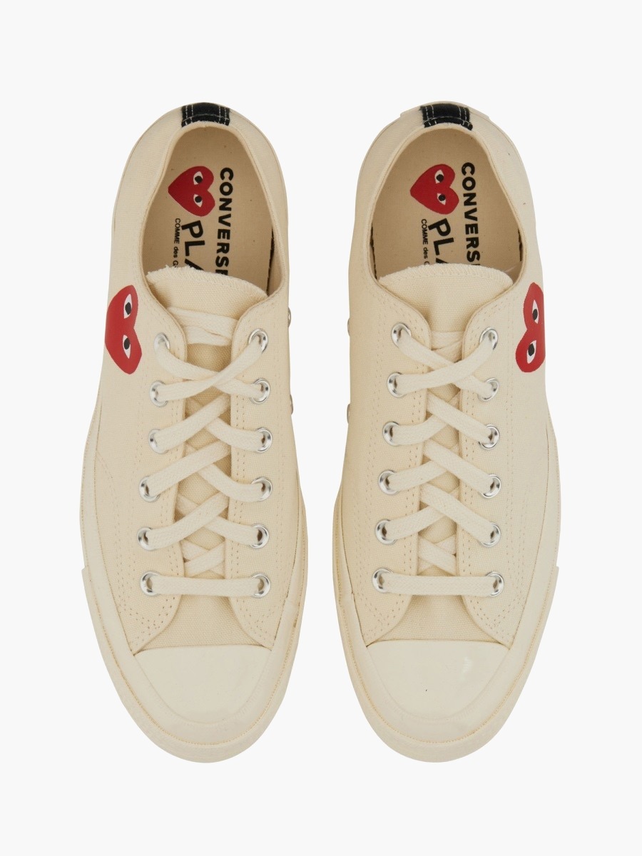 nanito_source_url:https://nokinstyle.com/2385555/chuck-taylor-70-sneaker.jpg