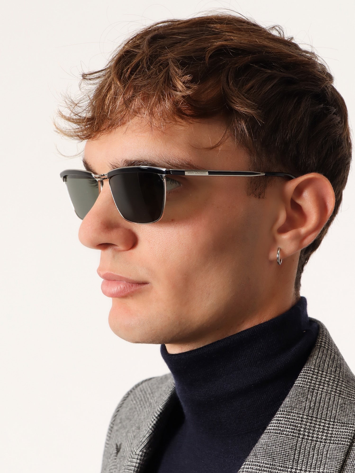 nanito_source_url:https://nokinstyle.com/2407276/metal-sunglasses.jpg