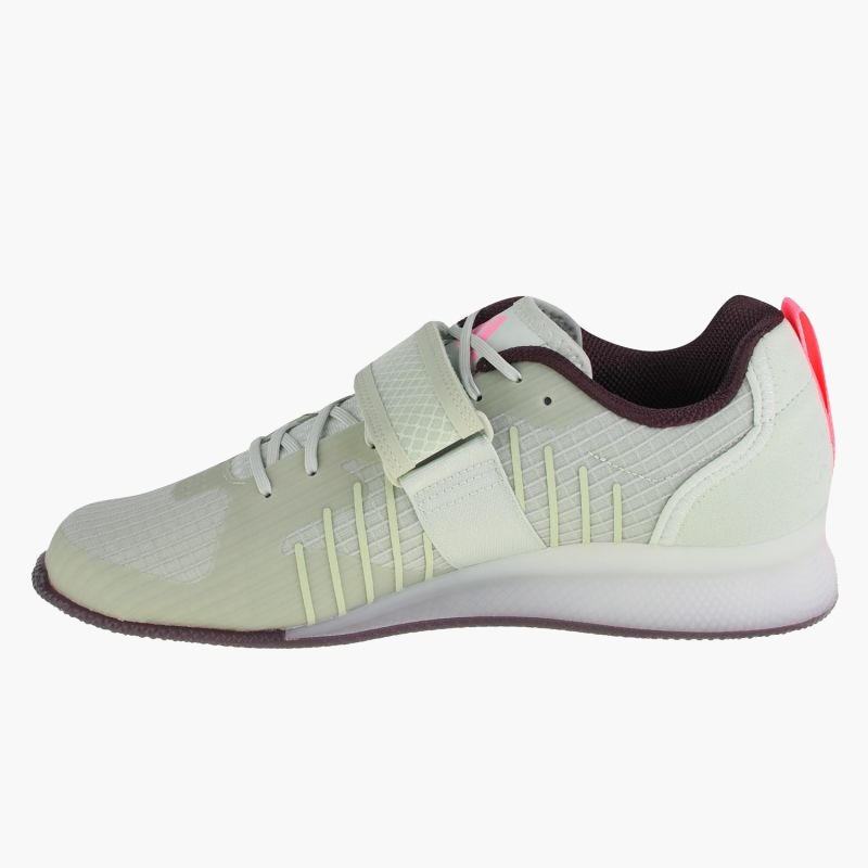 nanito_source_url:https://b2bsportswholesale.net/public/storage/productimages/77/00/a9/0c/857306/image/xlarge_clean.jpg