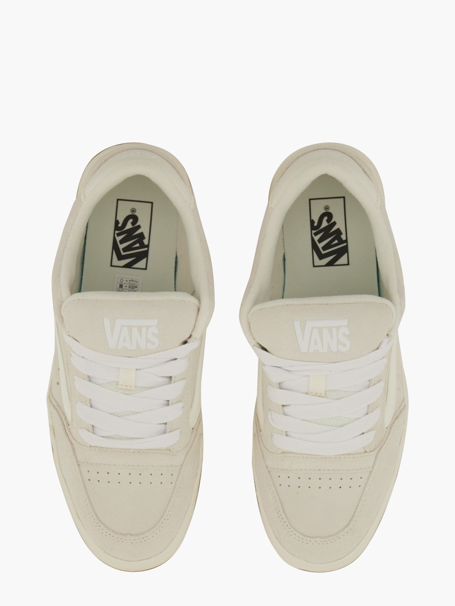 nanito_source_url:https://nokinstyle.com/2387636/sneaker-hylane.jpg