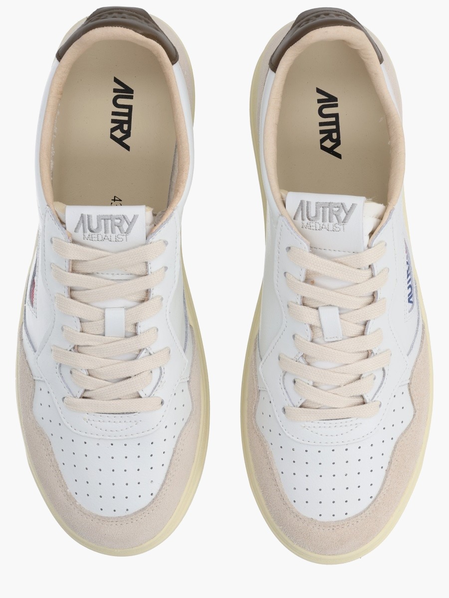 nanito_source_url:https://nokinstyle.com/2339070/medalist-low-sneaker.jpg
