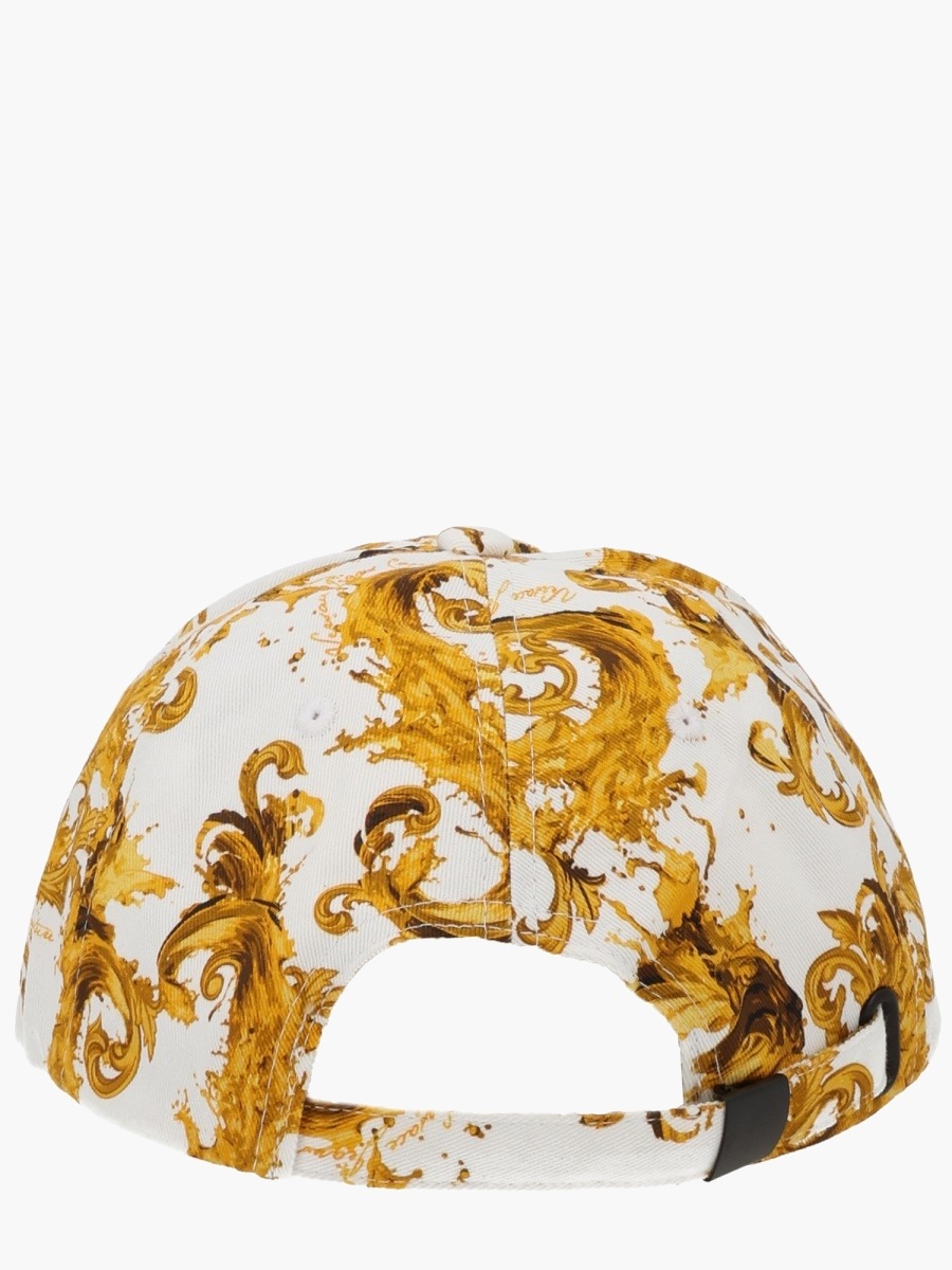 nanito_source_url:https://nokinstyle.com/2331947/cappello-da-baseball-con-stampa-e-logo.jpg