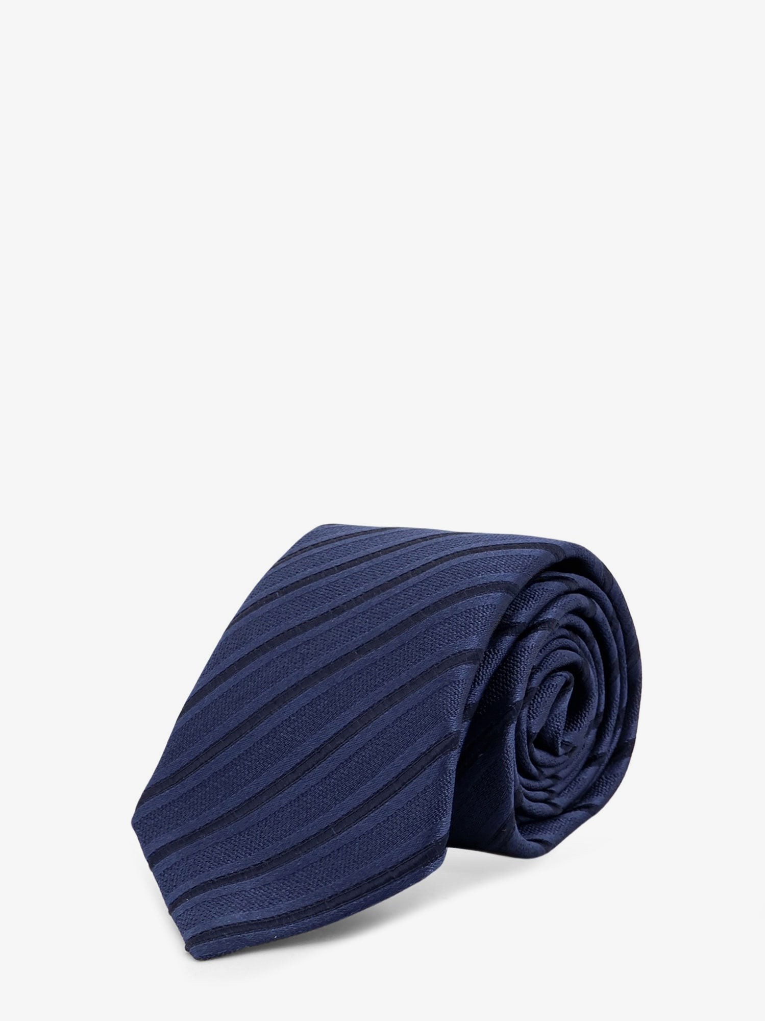 nanito_source_url:https://nokinstyle.com/2407224/silk-tie.jpg
