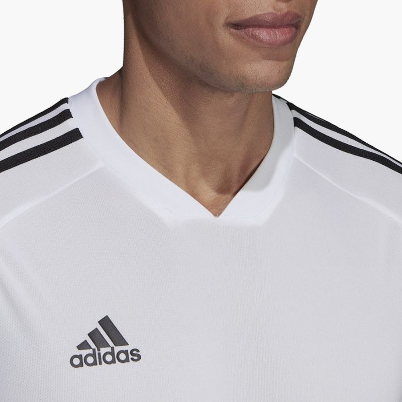 nanito_source_url:https://b2bsportswholesale.net/public/storage/productimages/0e/0b/0d/57/469501/image/xlarge_clean.jpg