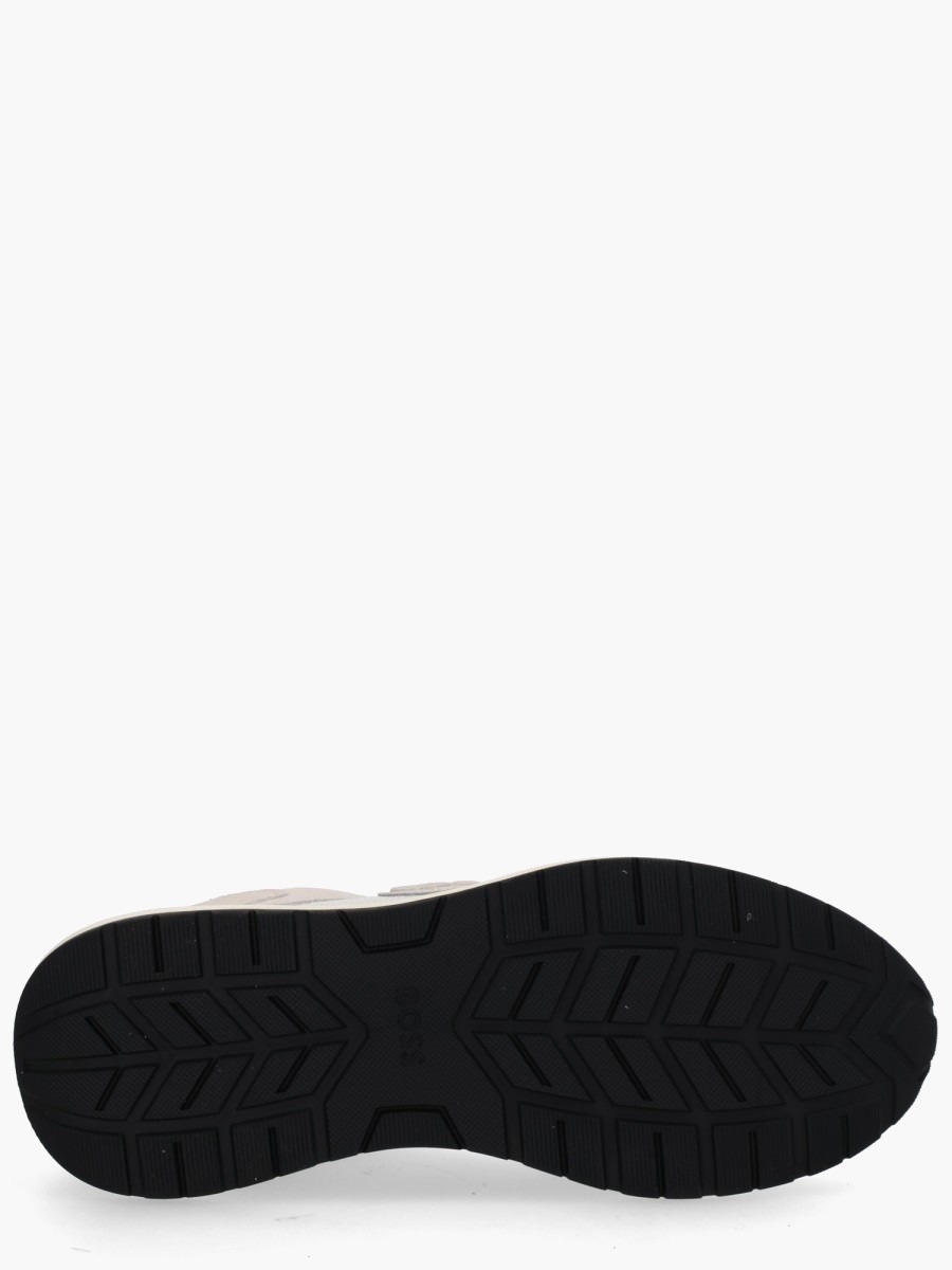 nanito_source_url:https://nokinstyle.com/2342463/monogrammed-sneaker.jpg