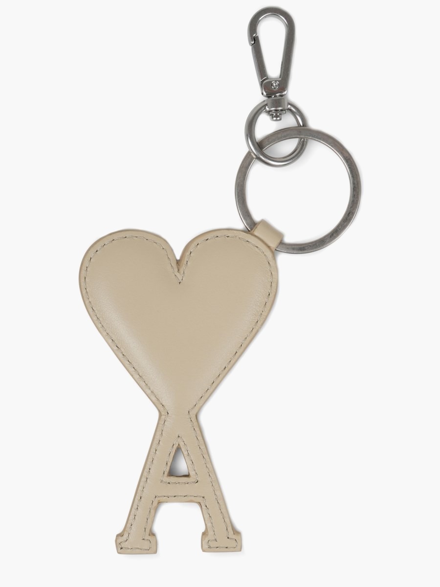 nanito_source_url:https://nokinstyle.com/2388415/ami-de-coeur-keychain.jpg