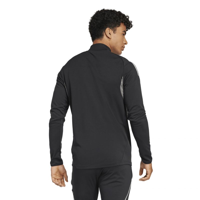 nanito_source_url:https://b2bsportswholesale.net/public/storage/productimages/33/9a/b3/d3/1484892/image/xlarge_clean.jpg