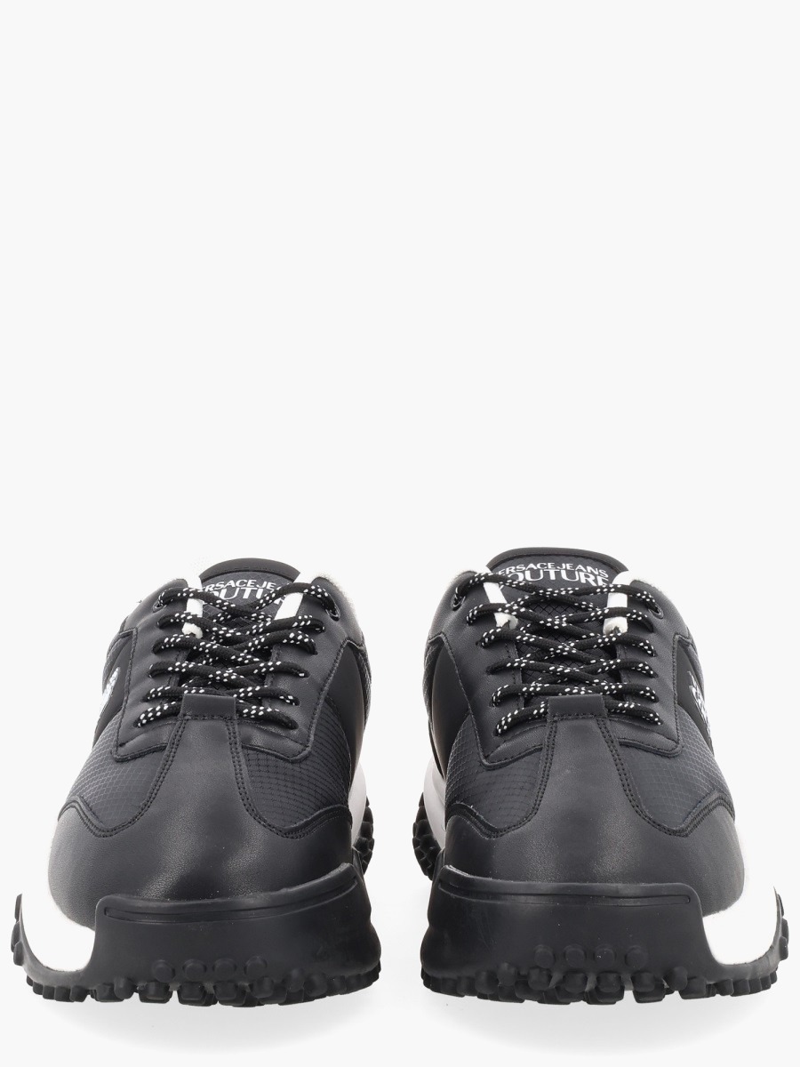 nanito_source_url:https://nokinstyle.com/2332988/sneaker-con-logo.jpg
