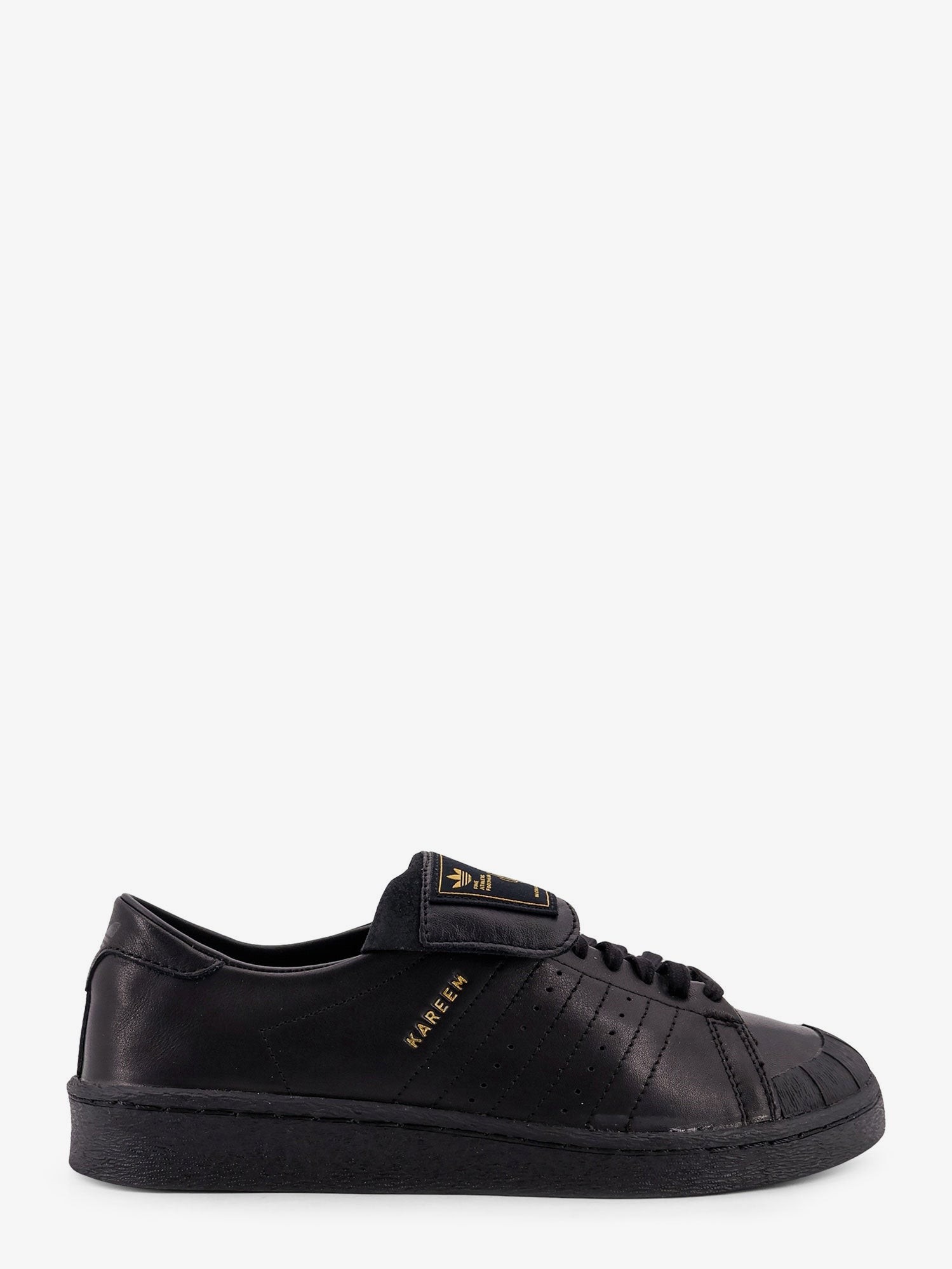 nanito_source_url:https://nokinstyle.com/2403741/leather-sneakers.jpg