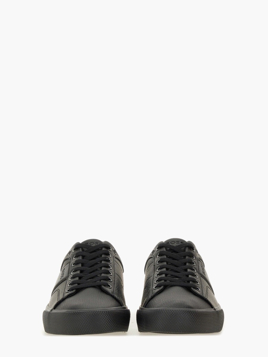 nanito_source_url:https://nokinstyle.com/2368865/leather-sneaker.jpg