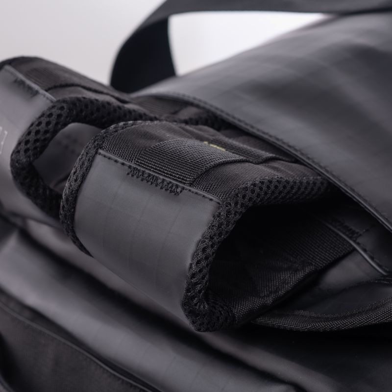 VOYAGEN bag