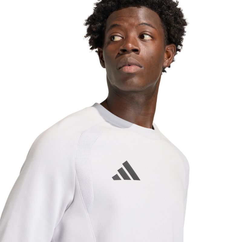 nanito_source_url:https://b2bsportswholesale.net/public/storage/productimages/08/db/4b/b6/2165409/image/xlarge_clean.jpg