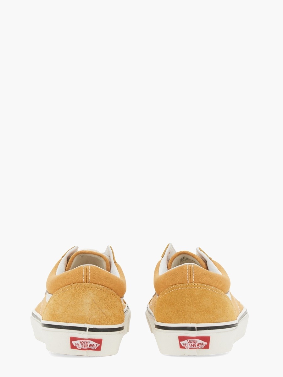 nanito_source_url:https://nokinstyle.com/2359607/old-skool-sneaker.jpg