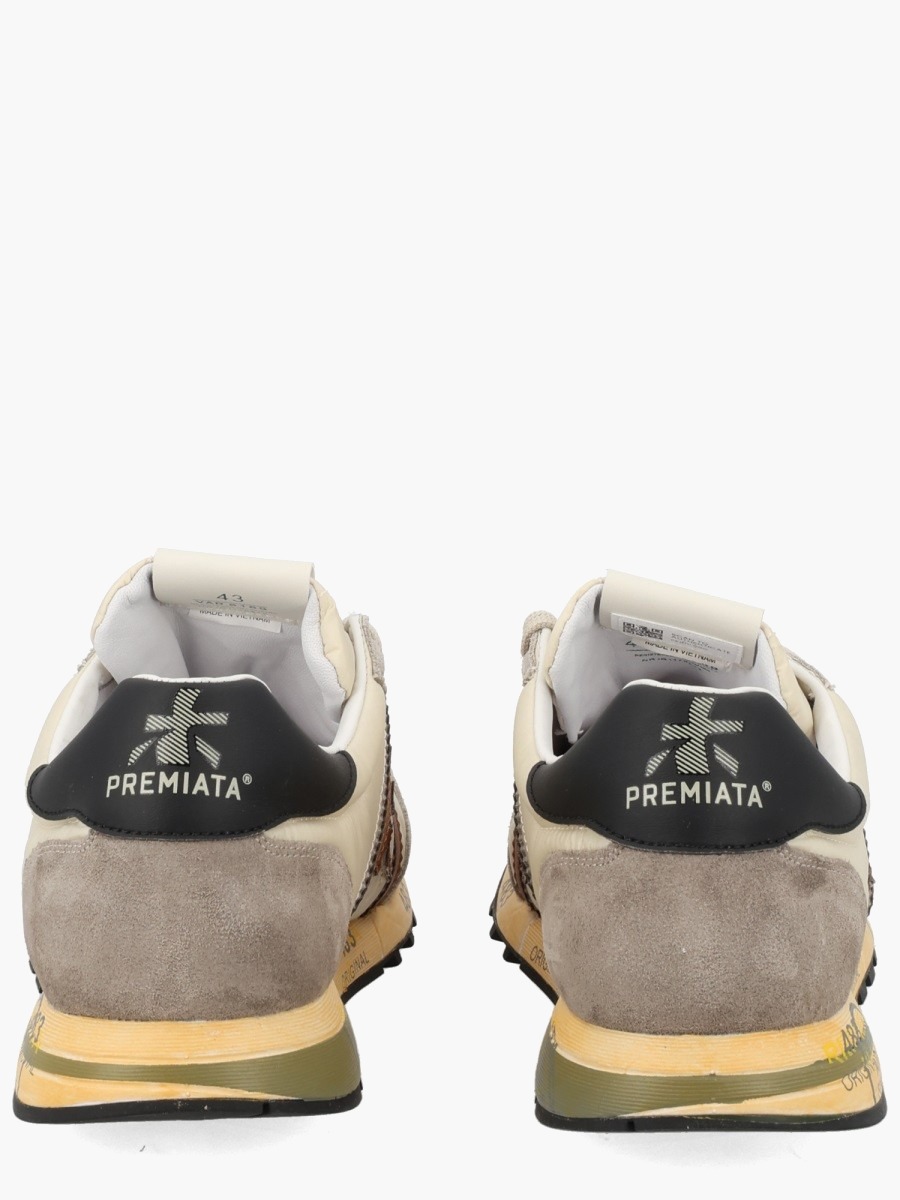 nanito_source_url:https://nokinstyle.com/2414945/sneaker-lucy.jpg