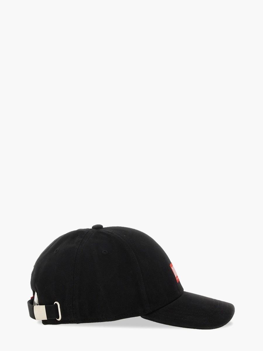nanito_source_url:https://nokinstyle.com/2381187/baseball-hat-with-logo.jpg