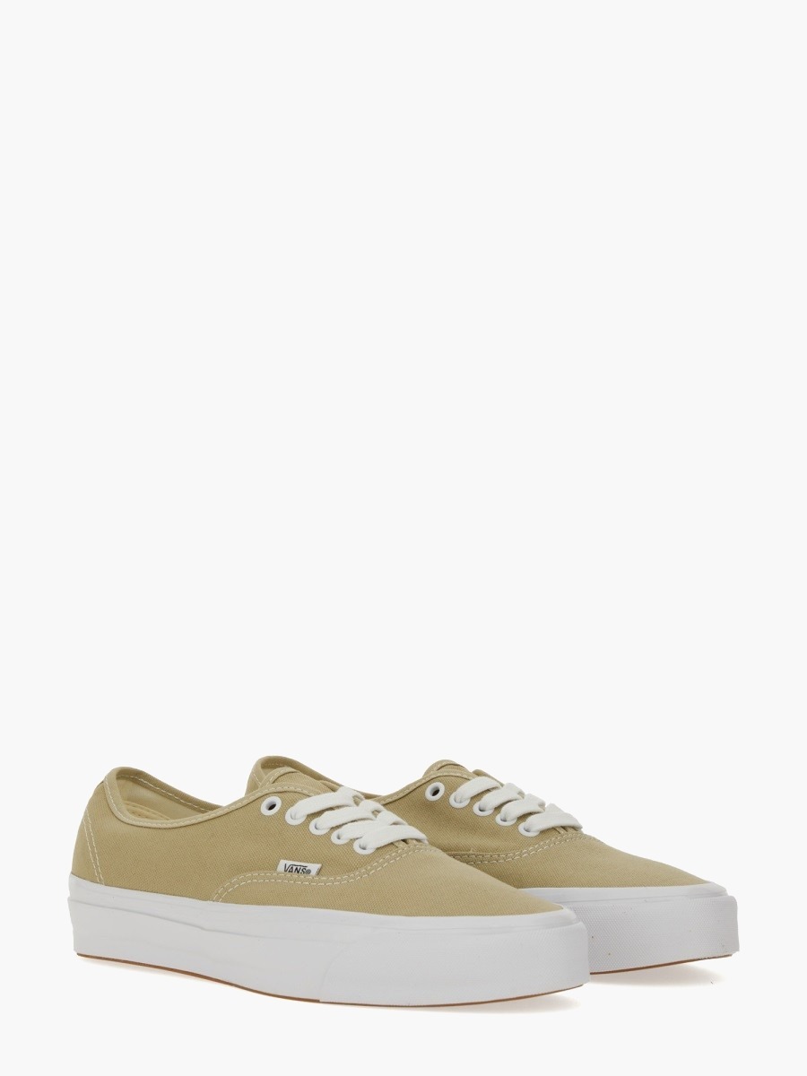 nanito_source_url:https://nokinstyle.com/2386763/sneaker-lx-authentic-4.jpg