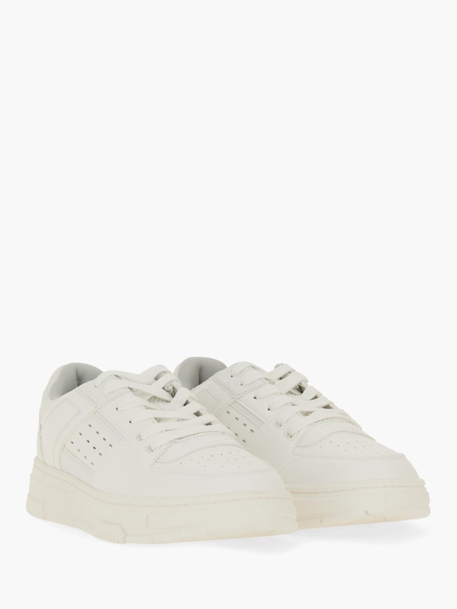 nanito_source_url:https://nokinstyle.com/2370962/yarrow-sneaker.jpg