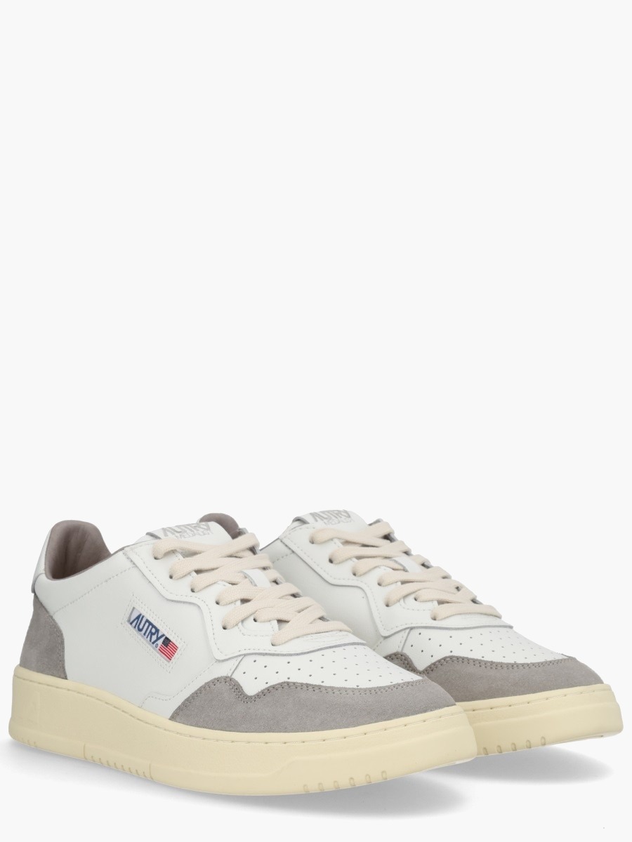 nanito_source_url:https://nokinstyle.com/2335974/medalist-low-sneaker.jpg