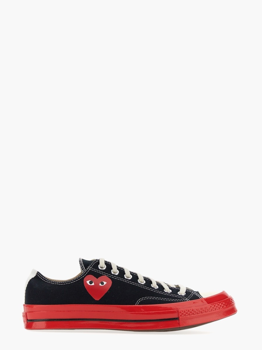 nanito_source_url:https://nokinstyle.com/2353399/heart-print-sneaker.jpg
