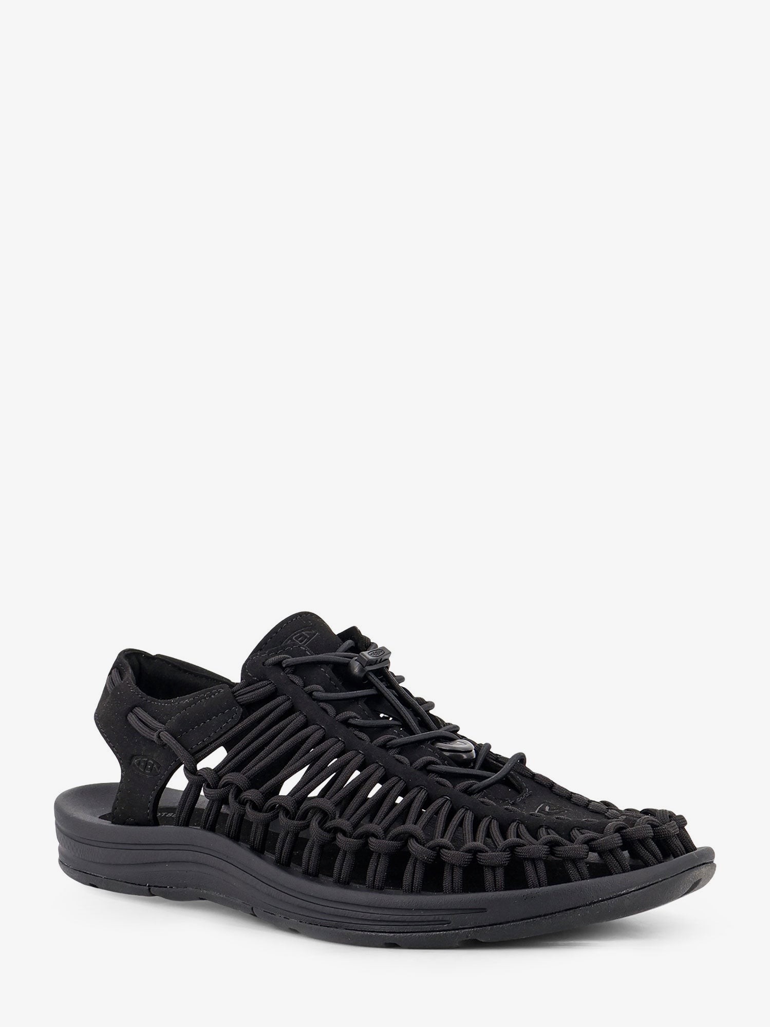 nanito_source_url:https://nokinstyle.com/2440316/uneek-m-woven-fabric-sandals.jpg