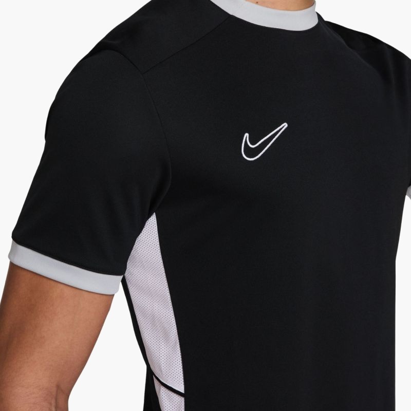 nanito_source_url:https://b2bsportswholesale.net/public/storage/productimages/dc/e1/93/75/1399321/image/xlarge_clean.jpg