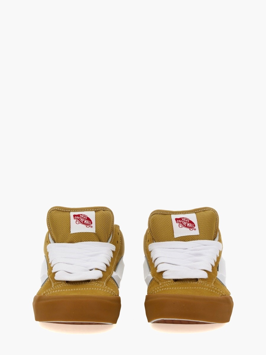 nanito_source_url:https://nokinstyle.com/2349073/knu-mid-sneaker.jpg
