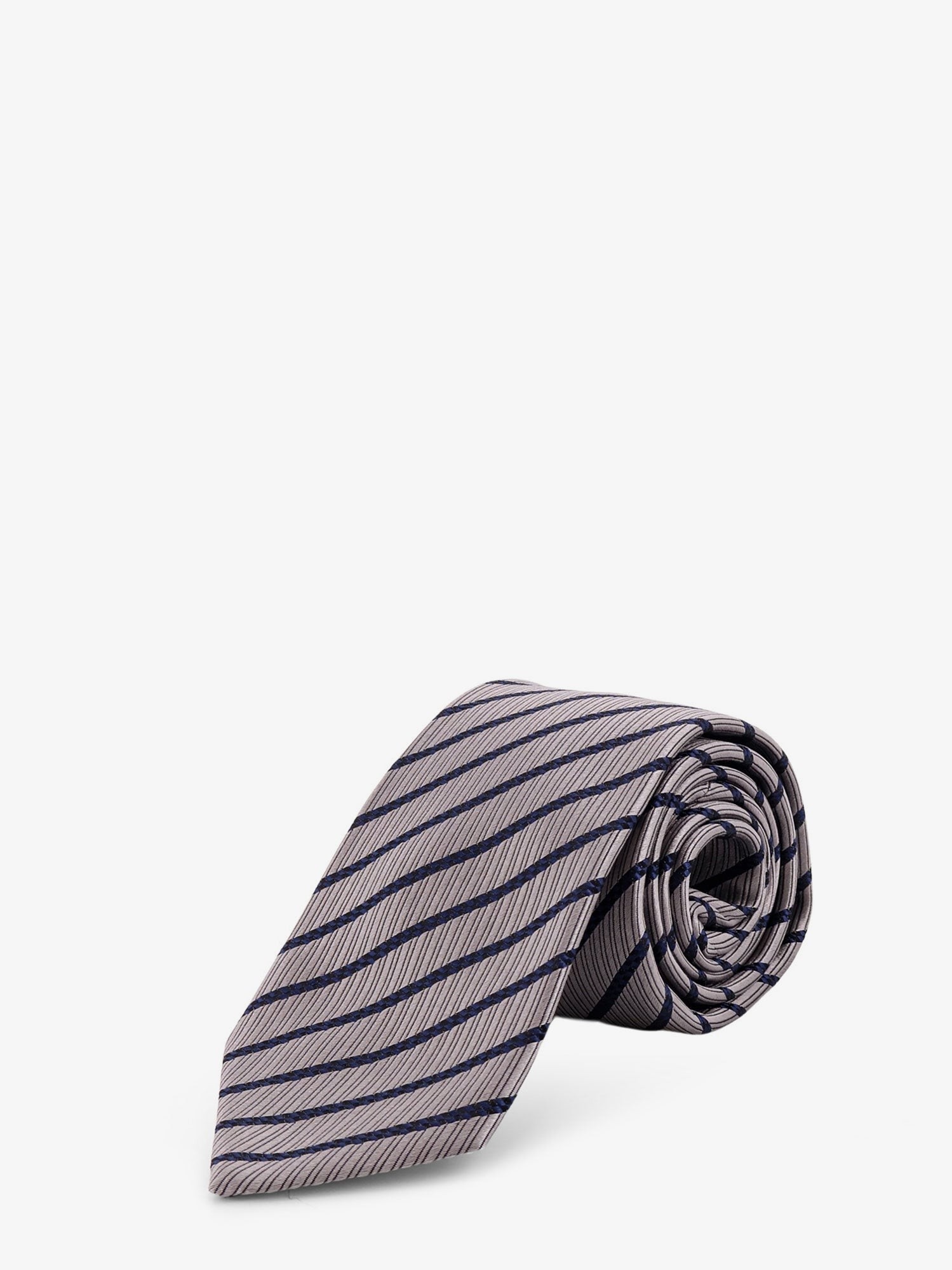nanito_source_url:https://nokinstyle.com/2401128/silk-tie.jpg