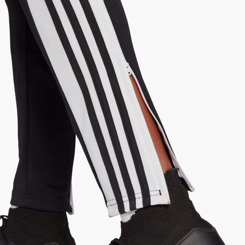 nanito_source_url:https://b2bsportswholesale.net/public/storage/productimages/b6/e3/67/4c/621400/image/xlarge_clean.jpg