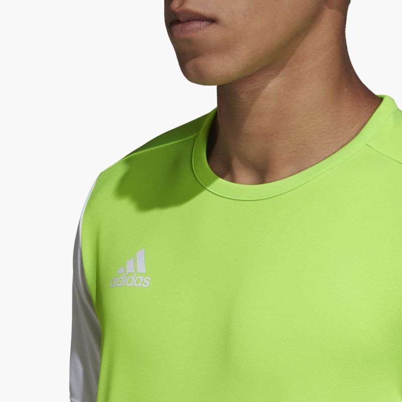 nanito_source_url:https://b2bsportswholesale.net/public/storage/productimages/b8/9a/92/13/2133519/image/xlarge_clean.jpg