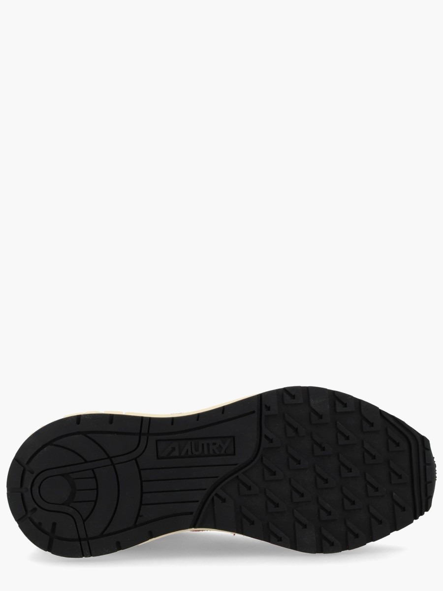 nanito_source_url:https://nokinstyle.com/2326314/reelwind-low-sneakers.jpg