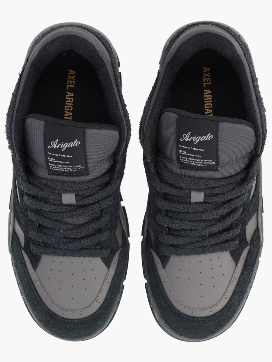 nanito_source_url:https://nokinstyle.com/2331881/sneaker-area-lo.jpg