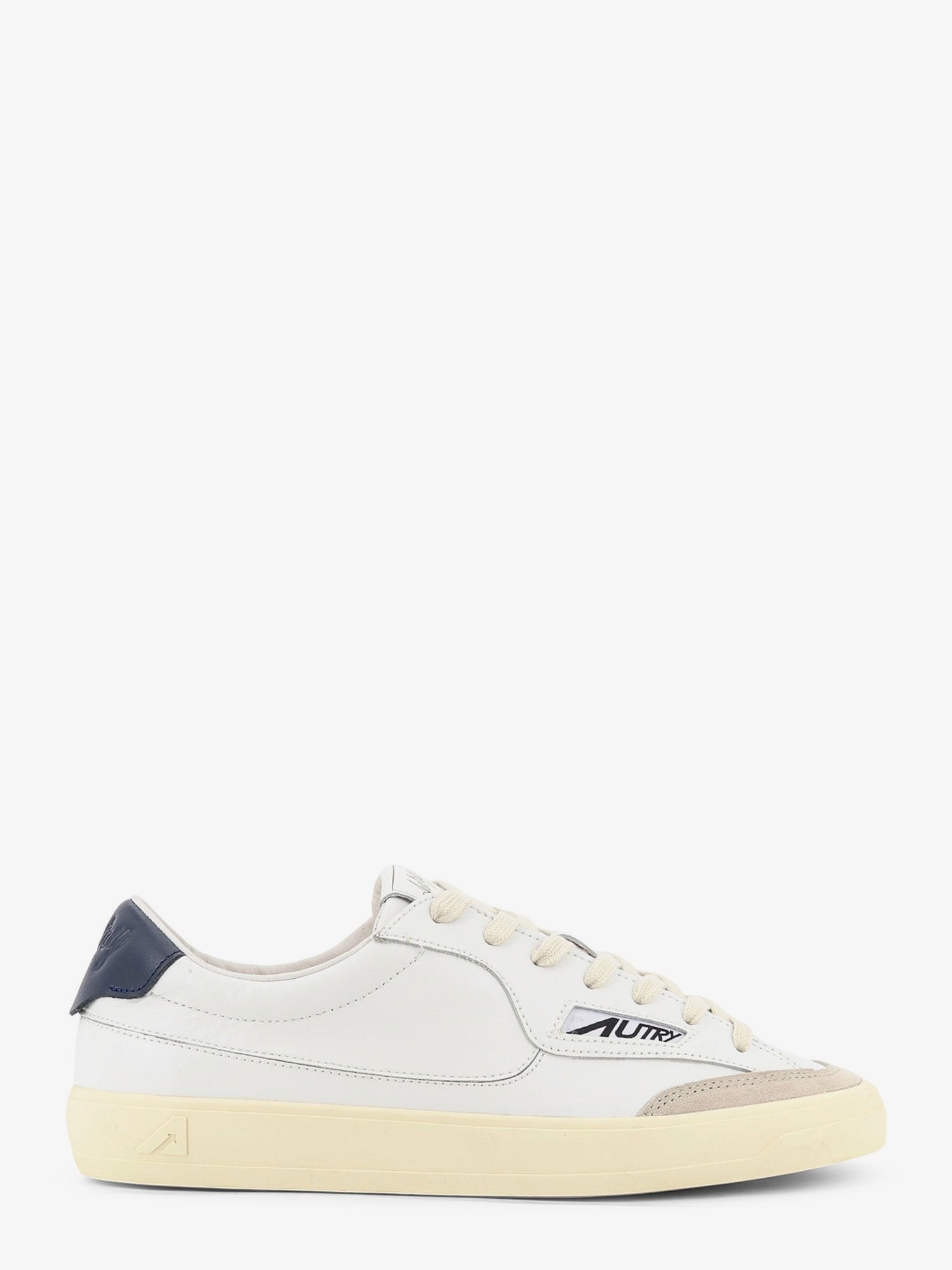 nanito_source_url:https://nokinstyle.com/2410716/windscape-leather-sneakers-with-suede-insert.jpg
