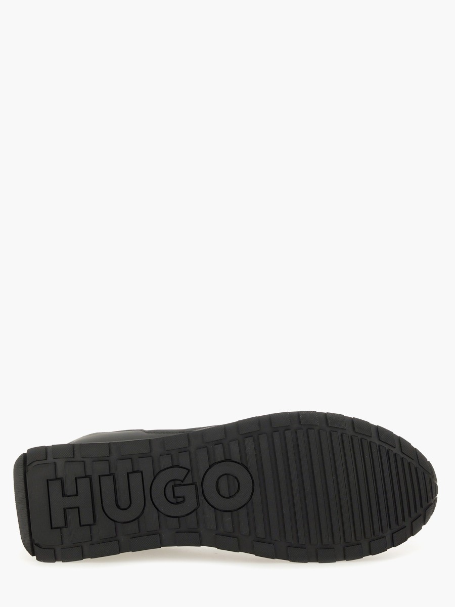 nanito_source_url:https://nokinstyle.com/2364248/sneaker-with-logo.jpg