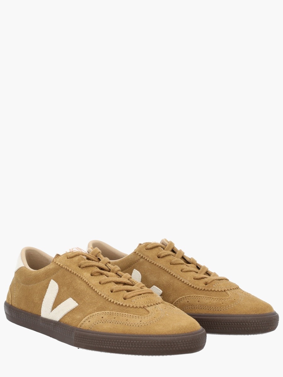 nanito_source_url:https://nokinstyle.com/2365474/volley-sneaker.jpg