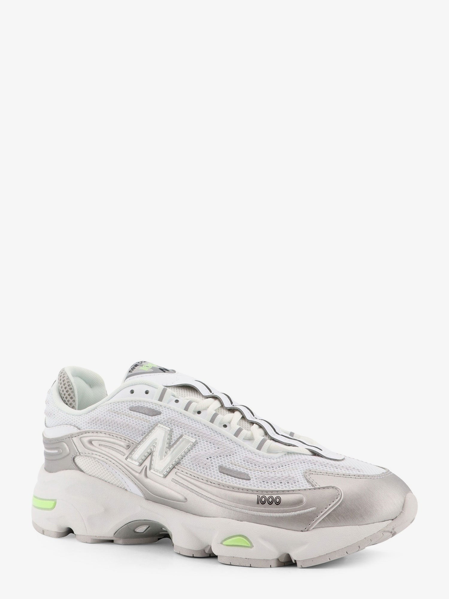 nanito_source_url:https://nokinstyle.com/2399204/1000-mesh-sneakers.jpg