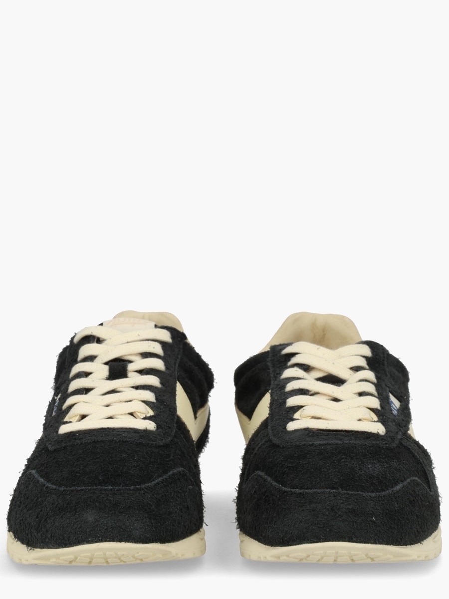 nanito_source_url:https://nokinstyle.com/2327807/windspin-sneaker.jpg