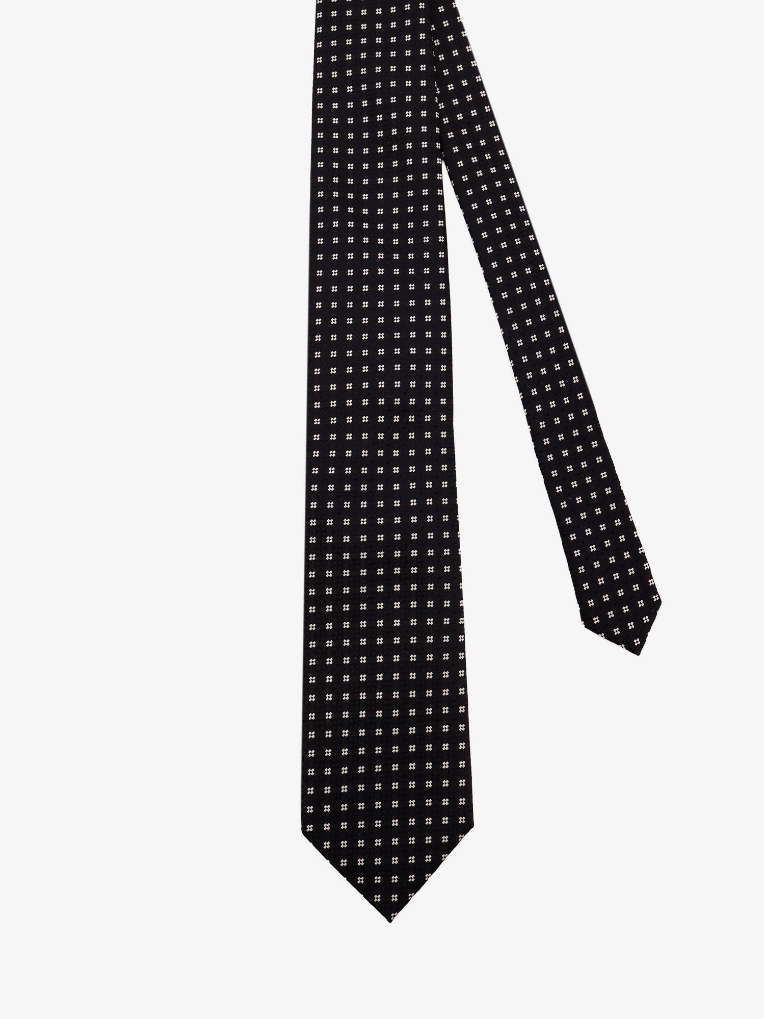 nanito_source_url:https://nokinstyle.com/2402228/silk-tie.jpg
