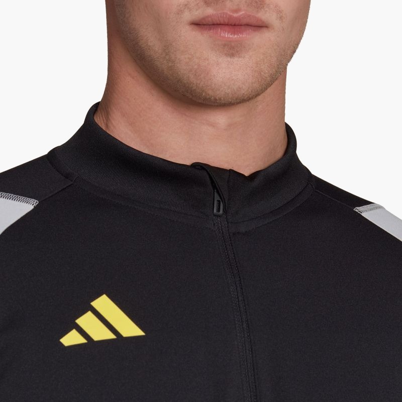 nanito_source_url:https://b2bsportswholesale.net/public/storage/productimages/c9/10/e6/7a/966753/image/xlarge_clean.jpg
